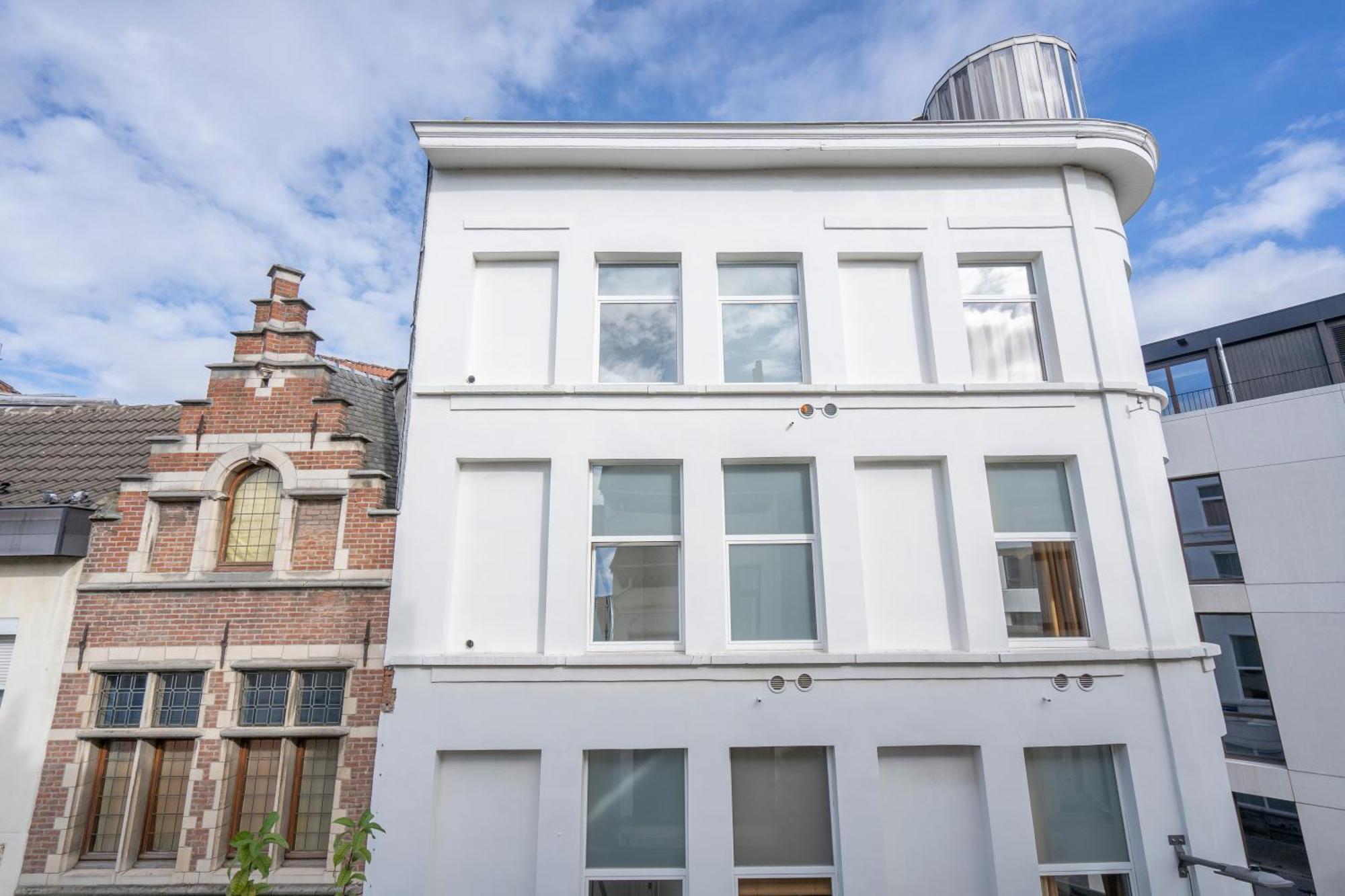 Shway - The Black Pants Antwerp Exterior photo